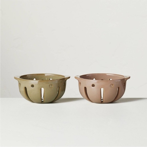 Hearth & Hand Magnolia Berry Bowl w/Carrying Handle Green & 15oz Berry B… - Picture 4 of 6